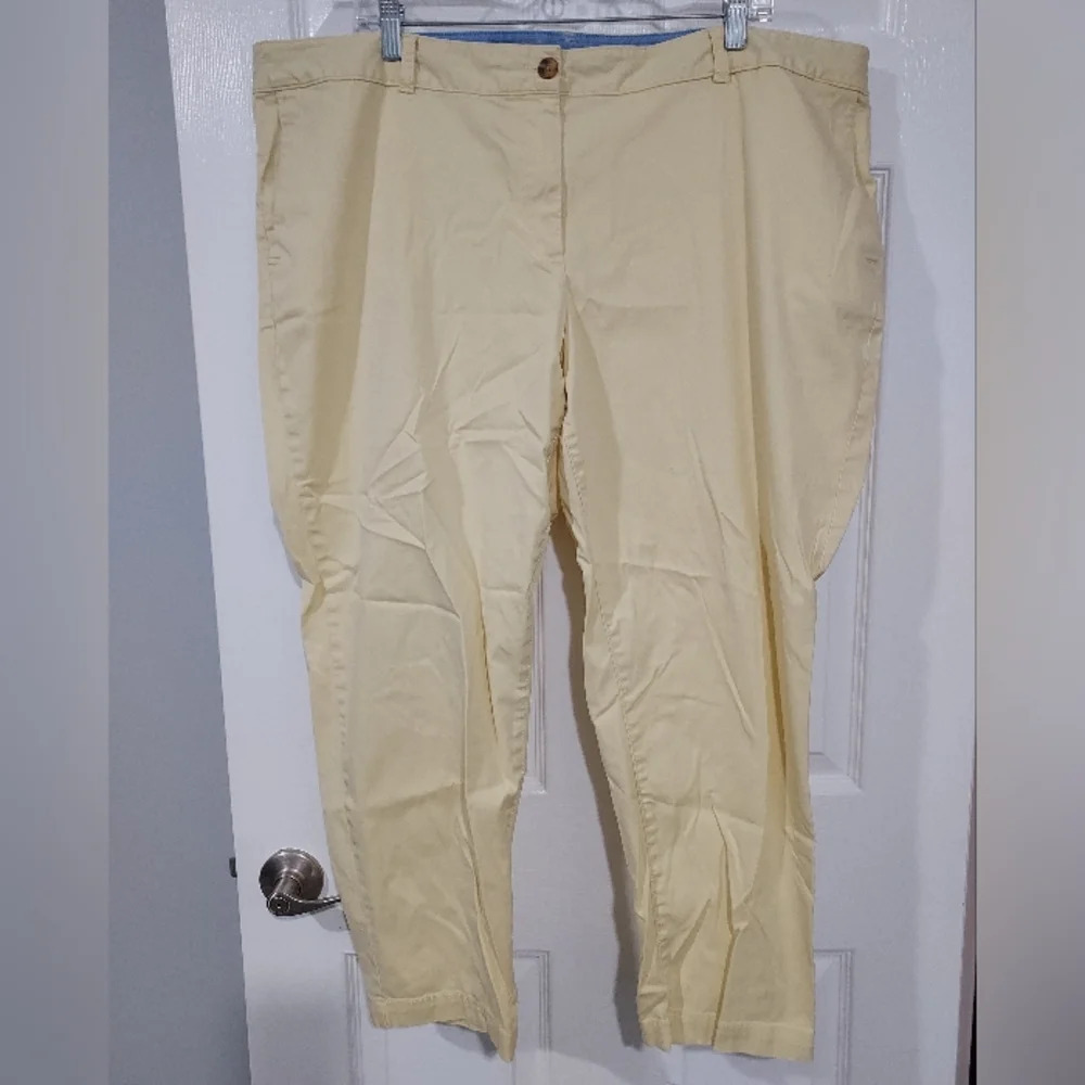 Talbots Buttercup Yellow The Weekend Chino Pants Tapered Leg in Size 20WP Petite